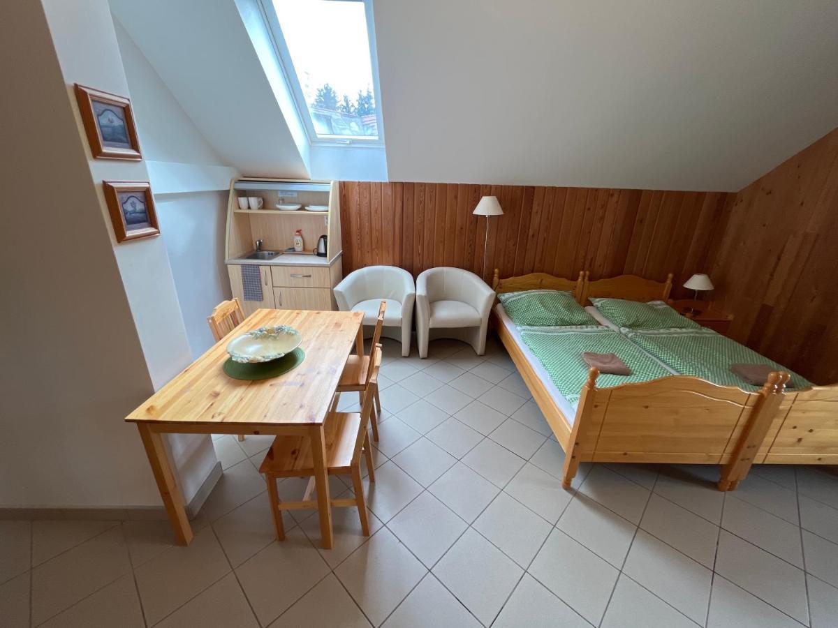 Sokoli Hnizdo Hotell Hlaska Eksteriør bilde