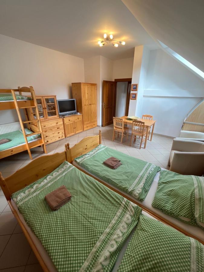 Sokoli Hnizdo Hotell Hlaska Eksteriør bilde