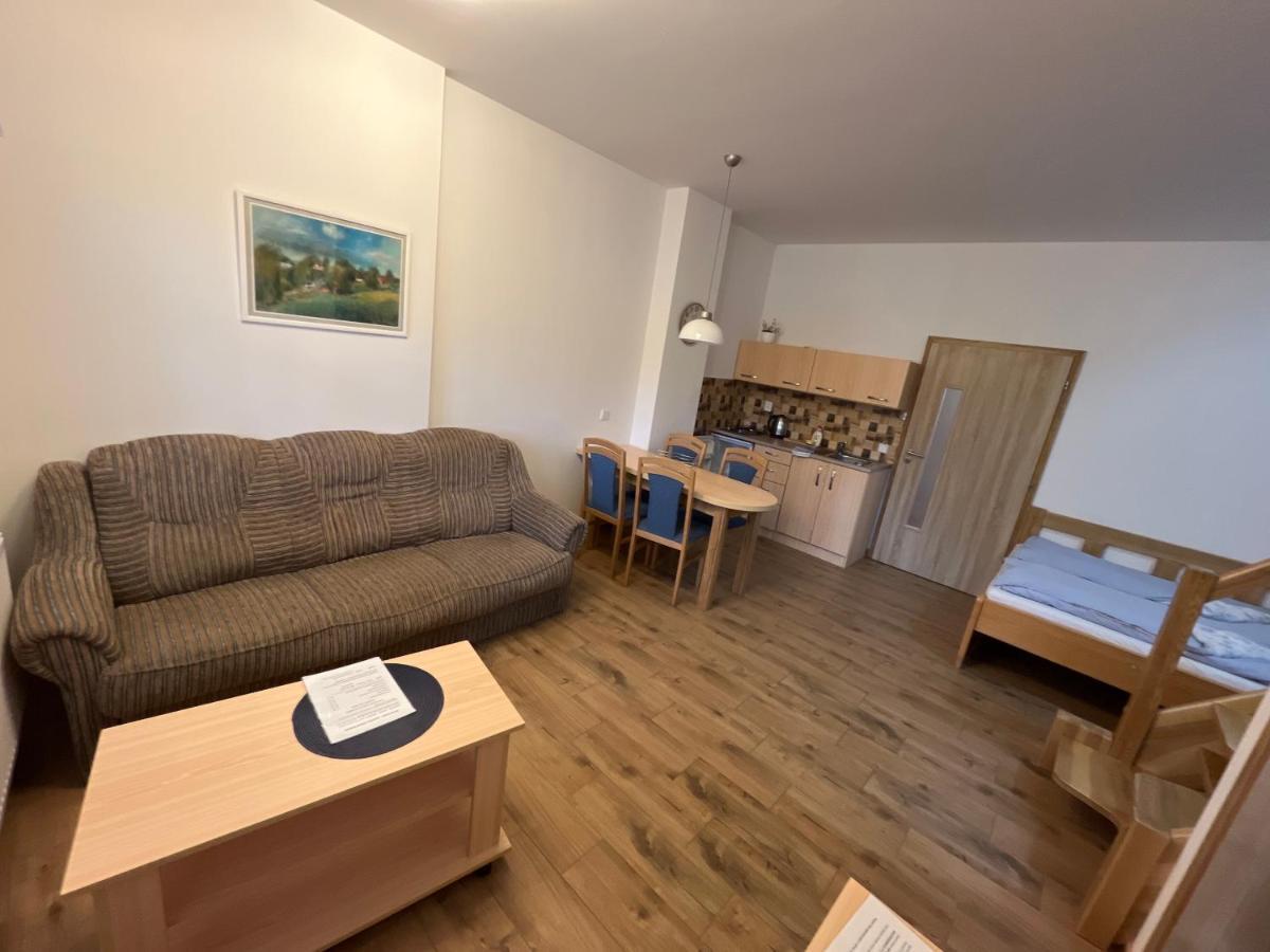 Sokoli Hnizdo Hotell Hlaska Eksteriør bilde
